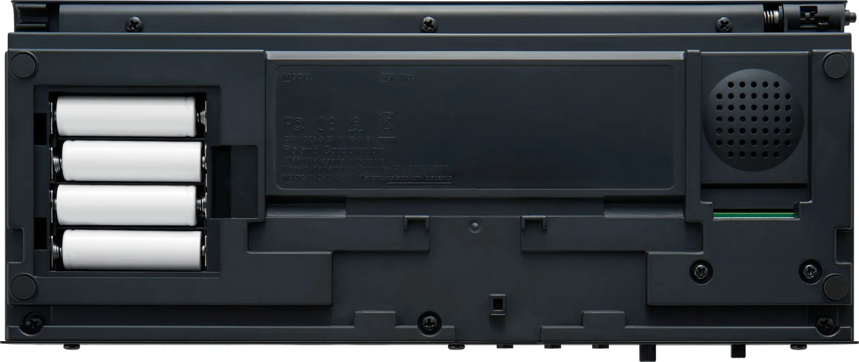 Roland JU-06A Battery Compartment